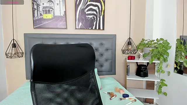 Snapshot of alicee_cooper chatting on October 29, 2025, 2:49 pm alicee cooper online show from October 29, 2025, 2:49 pm