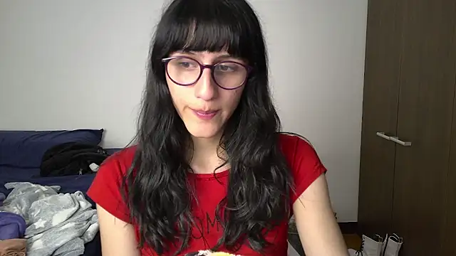 Snapshot of Alice_love29 chatting on January 12, 2025, 3:17 am Alice love29 online show from January 12, 2025, 3:17 am