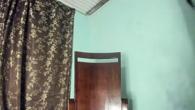 Snapshot of Nathaly_love96 chatting on February 5, 2026, 11:22 pm Nathaly love96 online show from February 5, 2026, 11:22 pm