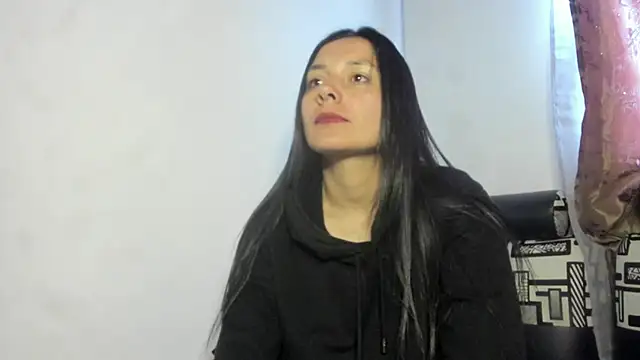 Nathaly love96 online show from June 7, 2026, 11:48 am