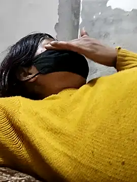 Snapshot of illay_love chatting on December 17, 2025, 3:33 am illay love online show from December 17, 2025, 3:33 am