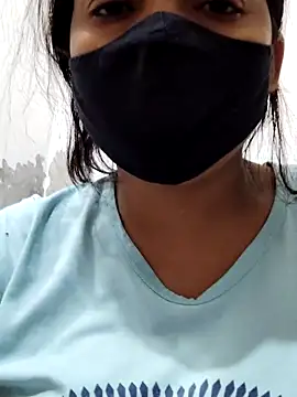 Snapshot of illay_love chatting on December 4, 2025, 4:33 am illay love online show from December 4, 2025, 4:33 am