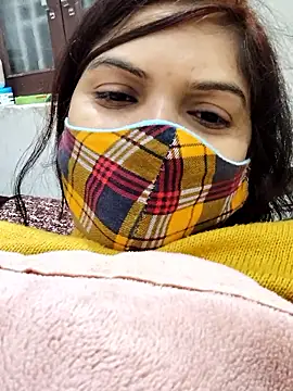 Snapshot of illay_love chatting on January 8, 2026, 6:36 pm illay love online show from January 8, 2026, 6:36 pm