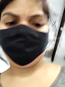 Snapshot of illay_love chatting on December 5, 2025, 5:06 am illay love online show from December 5, 2025, 5:06 am