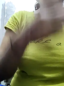 Snapshot of illay_love chatting on March 14, 2025, 11:34 am illay love online show from March 14, 2025, 11:34 am