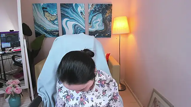 Ninasaaaa online show from March 13, 2025, 5:43 am