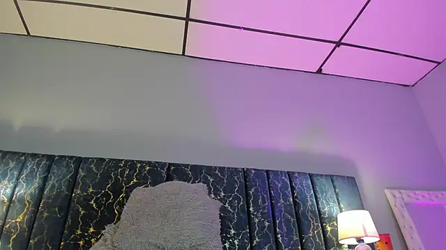 Sophia Lemos online show from November 13, 2025, 1:04 pm