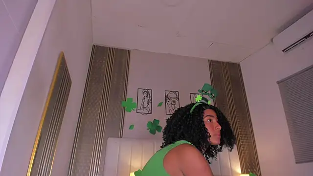 zoe sky  online show from March 16, 2026, 11:36 am