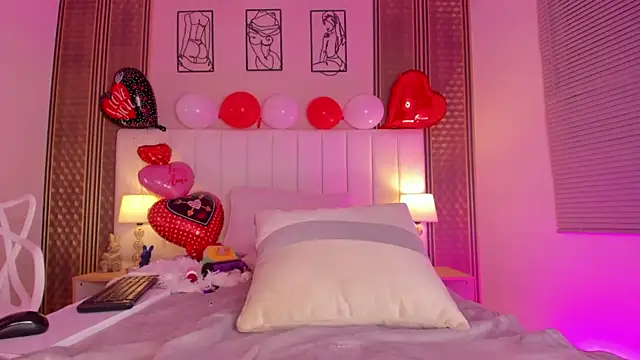 zoe sky  online show from September 20, 2025, 11:43 pm