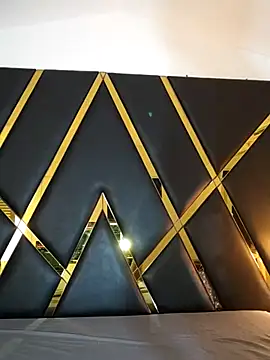 Adel Nesbiit online show from October 12, 2025, 10:05 am