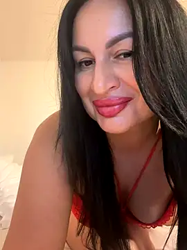 Helena7077 online show from September 24, 2025, 9:43 pm