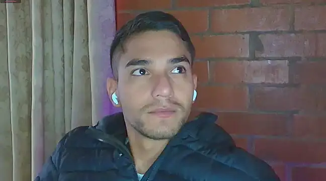 Snapshot of Leandro_valenzuela chatting on February 5, 2025, 12:17 pm Leandro valenzuela online show from February 5, 2025, 12:17 pm