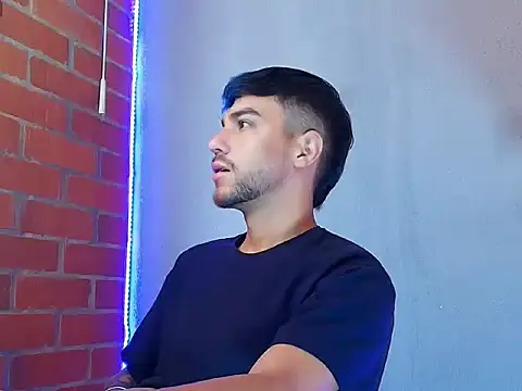 Leandro valenzuela online show from November 10, 2025, 3:06 pm