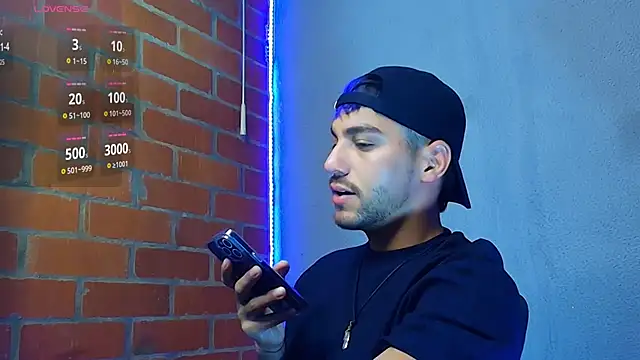 Snapshot of Leandro_valenzuela chatting on November 30, 2025, 12:11 am Leandro valenzuela online show from November 30, 2025, 12:11 am