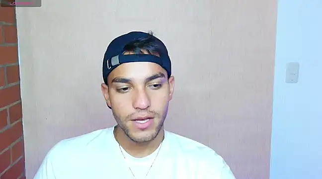 Snapshot of Leandro_valenzuela chatting on March 3, 2025, 7:07 pm Leandro valenzuela online show from March 3, 2025, 7:07 pm