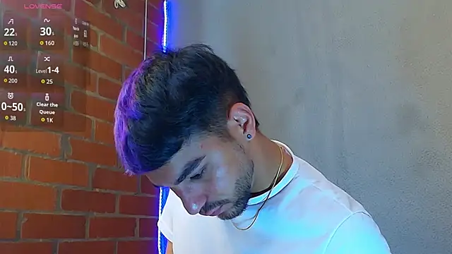 Snapshot of Leandro_valenzuela chatting on December 19, 2025, 6:54 pm Leandro valenzuela online show from December 19, 2025, 6:54 pm