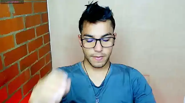 Snapshot of Leandro_valenzuela chatting on March 13, 2025, 11:38 pm Leandro valenzuela online show from March 13, 2025, 11:38 pm