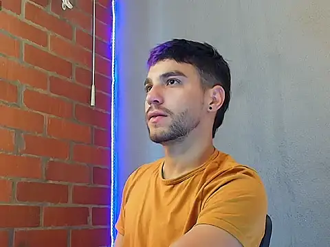 Snapshot of Leandro_valenzuela chatting on December 17, 2025, 7:19 pm Leandro valenzuela online show from December 17, 2025, 7:19 pm