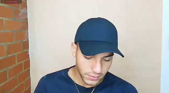 Snapshot of Leandro_valenzuela chatting on February 28, 2025, 2:09 pm Leandro valenzuela online show from February 28, 2025, 2:09 pm