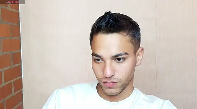 Snapshot of Leandro_valenzuela chatting on February 27, 2025, 4:21 pm Leandro valenzuela online show from February 27, 2025, 4:21 pm