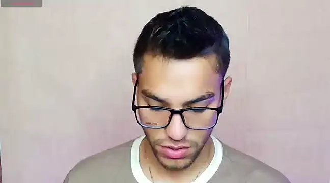 Snapshot of Leandro_valenzuela chatting on March 4, 2025, 6:50 pm Leandro valenzuela online show from March 4, 2025, 6:50 pm