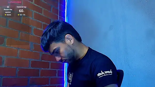 Snapshot of Leandro_valenzuela chatting on December 23, 2025, 12:11 am Leandro valenzuela online show from December 23, 2025, 12:11 am