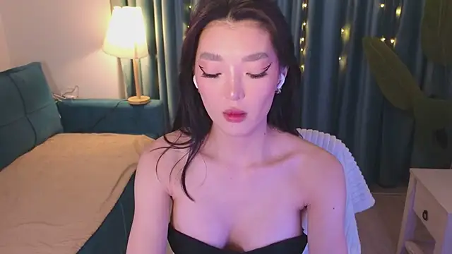 Snapshot of AudreyMell chatting on February 7, 2025, 2:15 pm AudreyMell online show from February 7, 2025, 2:15 pm