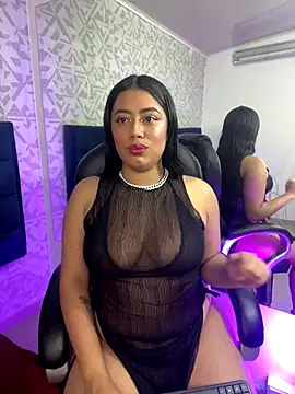 Snapshot of ElaaPerez chatting on September 30, 2025, 10:43 am ElaaPerez online show from September 30, 2025, 10:43 am
