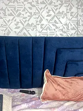 ElaaPerez online show from November 20, 2025, 12:39 pm