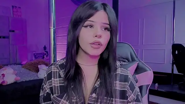 Snapshot of BonnieAnderson_ chatting on April 5, 2026, 7:53 pm BonnieAnderson online show from April 5, 2026, 7:53 pm