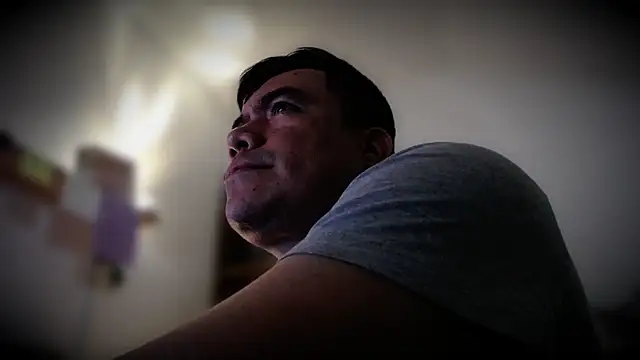 Snapshot of Jhonatan_Morales_S chatting on June 4, 2026, 10:25 pm Jhonatan Morales S online show from June 4, 2026, 10:25 pm