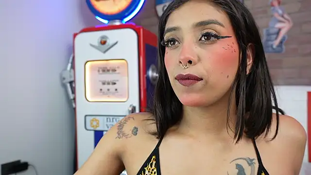 Snapshot of miss_collins chatting on March 4, 2026, 6:04 pm miss collins online show from March 4, 2026, 6:04 pm