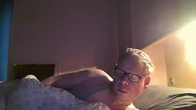 Snapshot of kinkyslet8 chatting on November 2, 2025, 8:30 am kinkyslet8 online show from November 2, 2025, 8:30 am