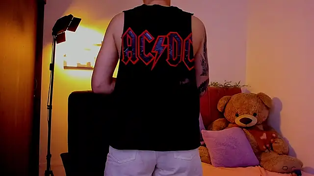 Snapshot of Charlee_pink chatting on April 2, 2026, 8:37 pm Charlee pink online show from April 2, 2026, 8:37 pm