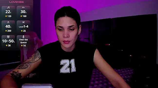 Snapshot of Charlee_pink chatting on March 6, 2025, 3:24 am Charlee pink online show from March 6, 2025, 3:24 am