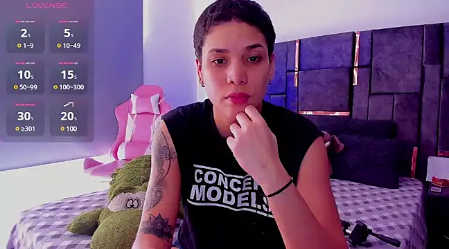 Snapshot of Charlee_pink chatting on March 10, 2025, 6:56 pm Charlee pink online show from March 10, 2025, 6:56 pm