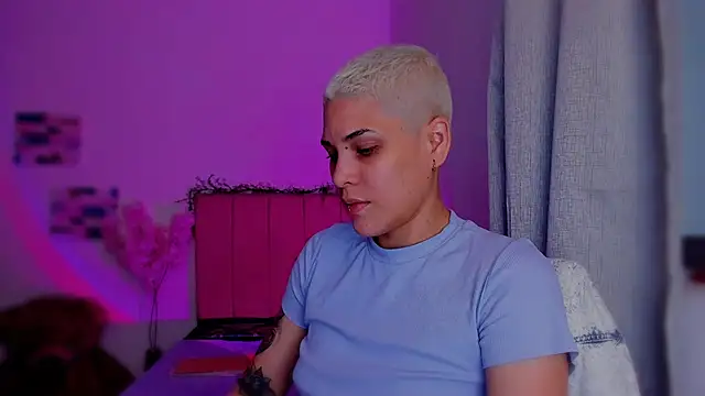 Snapshot of Charlee_pink chatting on February 27, 2026, 12:55 am Charlee pink online show from February 27, 2026, 12:55 am