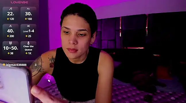 Snapshot of Charlee_pink chatting on March 7, 2025, 9:29 am Charlee pink online show from March 7, 2025, 9:29 am