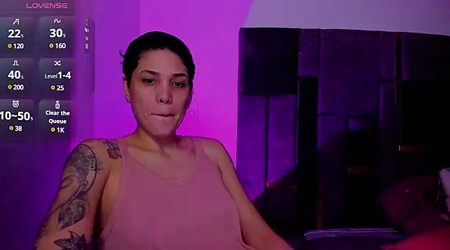 Snapshot of Charlee_pink chatting on March 20, 2025, 1:46 am Charlee pink online show from March 20, 2025, 1:46 am