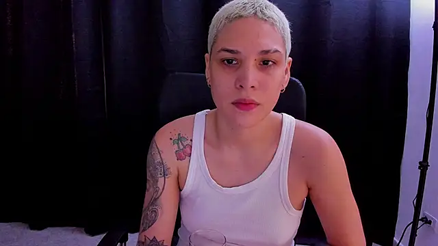 Snapshot of Charlee_pink chatting on September 16, 2025, 1:12 pm Charlee pink online show from September 16, 2025, 1:12 pm