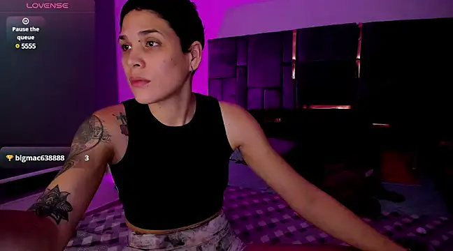 Snapshot of Charlee_pink chatting on March 7, 2025, 6:24 am Charlee pink online show from March 7, 2025, 6:24 am