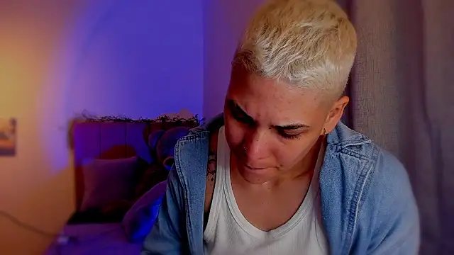 Snapshot of Charlee_pink chatting on March 5, 2026, 8:49 pm Charlee pink online show from March 5, 2026, 8:49 pm