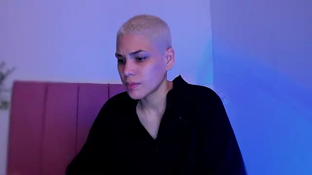 Snapshot of Charlee_pink chatting on February 3, 2026, 8:36 pm Charlee pink online show from February 3, 2026, 8:36 pm