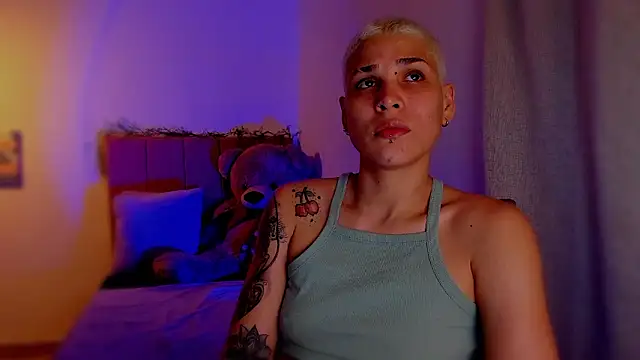 Snapshot of Charlee_pink chatting on March 5, 2026, 4:42 am Charlee pink online show from March 5, 2026, 4:42 am