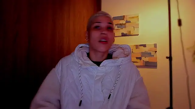 Snapshot of Charlee_pink chatting on March 9, 2026, 7:01 am Charlee pink online show from March 9, 2026, 7:01 am