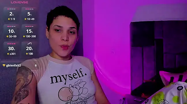 Snapshot of Charlee_pink chatting on March 22, 2025, 1:11 am Charlee pink online show from March 22, 2025, 1:11 am
