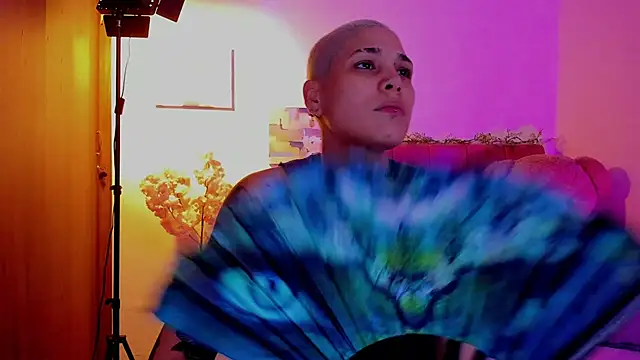 Snapshot of Charlee_pink chatting on March 21, 2026, 8:19 am Charlee pink online show from March 21, 2026, 8:19 am