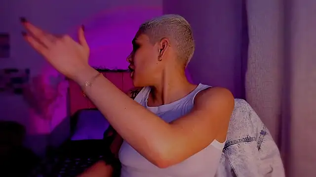 Snapshot of Charlee_pink chatting on February 23, 2026, 6:41 pm Charlee pink online show from February 23, 2026, 6:41 pm