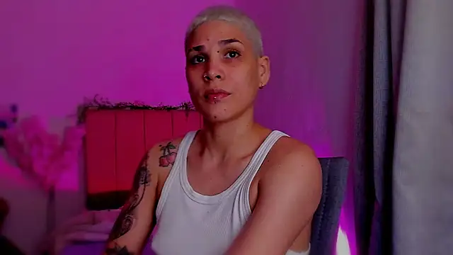 Snapshot of Charlee_pink chatting on March 2, 2026, 5:08 am Charlee pink online show from March 2, 2026, 5:08 am