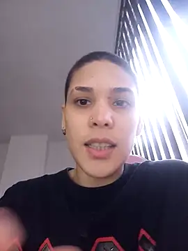 Snapshot of Charlee_pink chatting on January 5, 2025, 8:00 pm Charlee pink online show from January 5, 2025, 8:00 pm